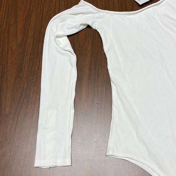 De Base long sleeve bodysuit, size medium, NWT - Picture 3 of 15